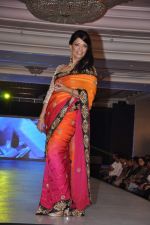 Model walk the ramp at Umeed-Ek Koshish charitable fashion show in Leela hotel on 9th Nov 2012 (73).JPG